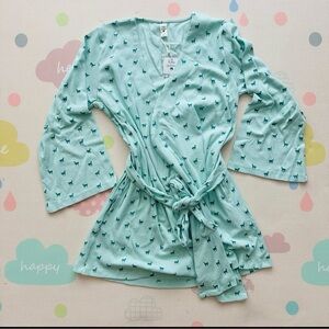 Kate Quinn llama Robe